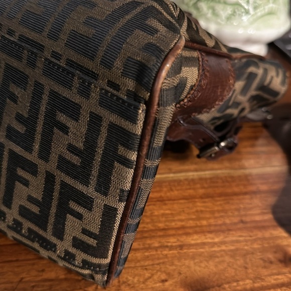 Fendi du jour bag with card and COA included. Zucca. Authenticated - Picture 7 of 16